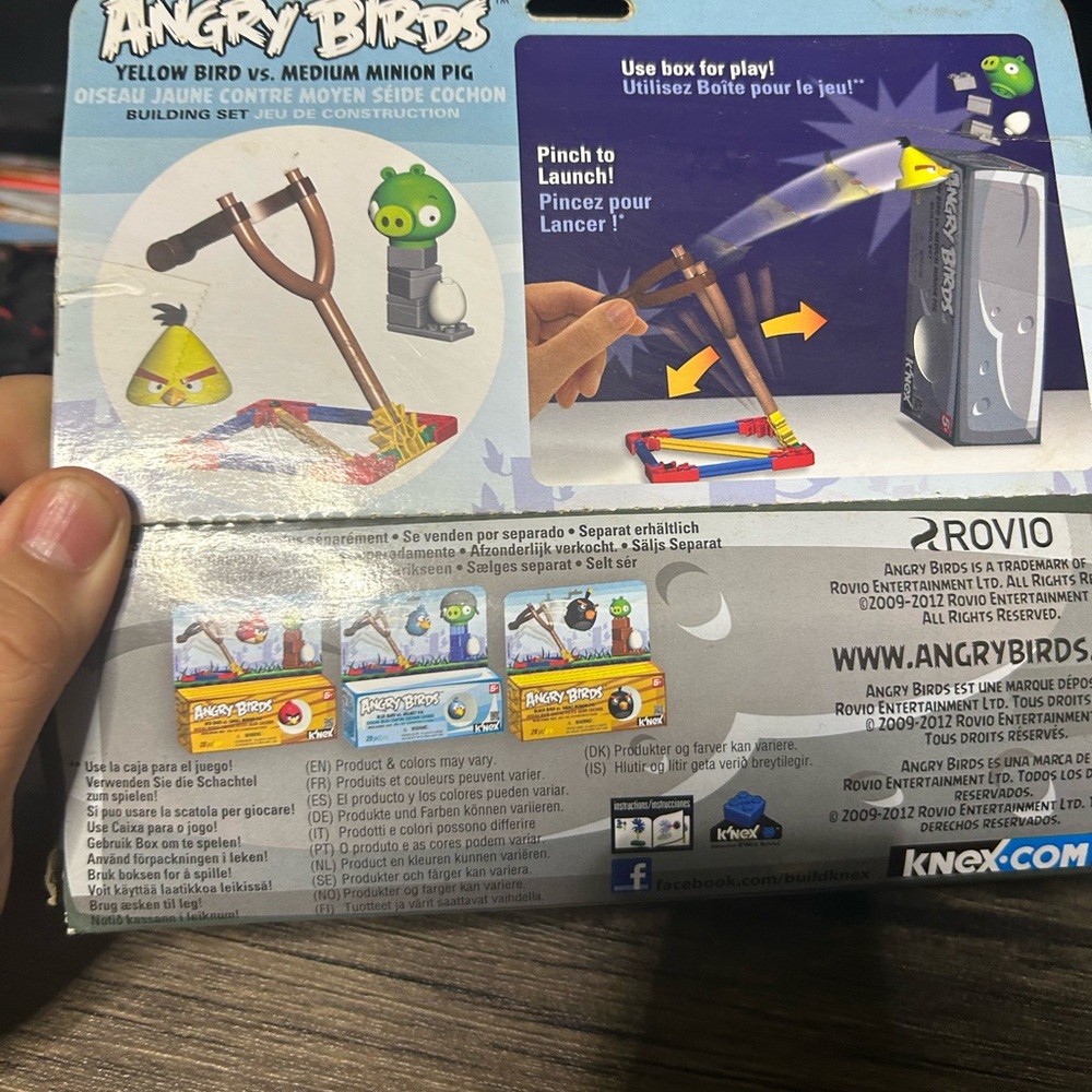 Angry Birds Yellow Bird vs. Medium Minion Pig Set